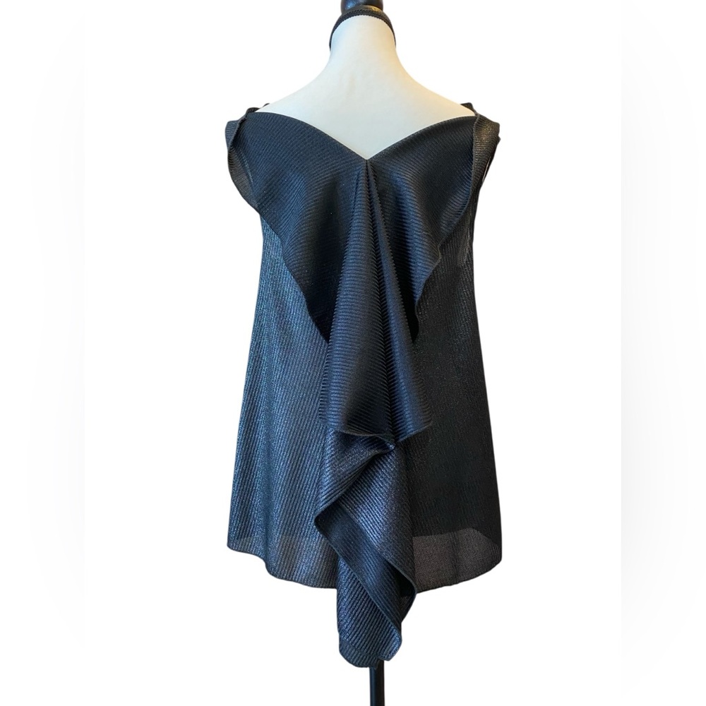 Cupio Black Silver Textured Fabric Sleeveless Top Size M front ruffles